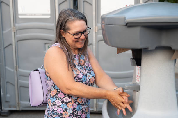 Best Portable toilet rental cost  in Westland, MI